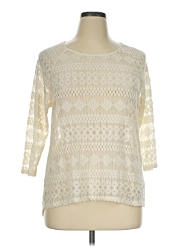 Eyeshadow 3/4 Sleeve Top (view 1)
