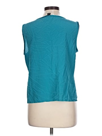 St. John Sleeveless Top (view 2)