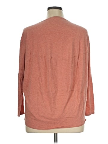 Lululemon Athletica 3/4 Sleeve T-Shirt (view 2)