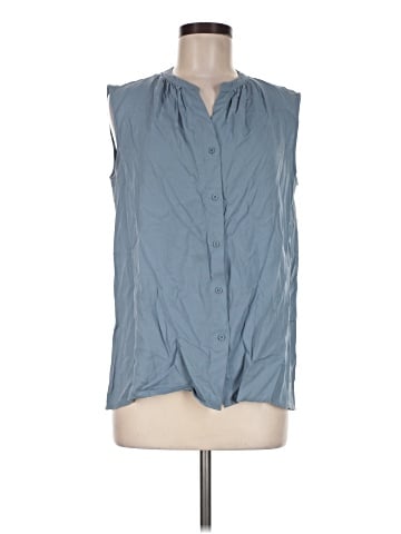 Uniqlo Sleeveless Button-Down Shirt (view 1)