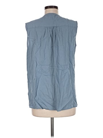 Uniqlo Sleeveless Button-Down Shirt (view 2)