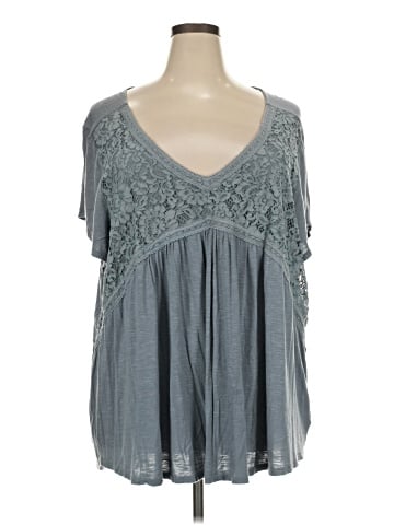Maurices Sleeveless T-Shirt (view 1)