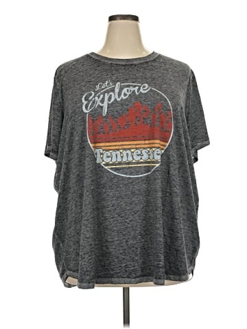 Maurices Short Sleeve T-Shirt (view 1)