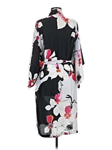 Natori Kimono (view 2)