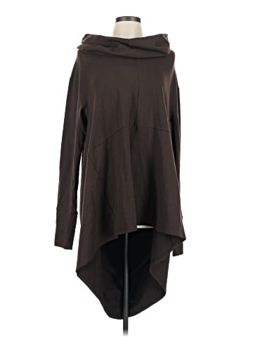 Marcella Poncho (view 1)