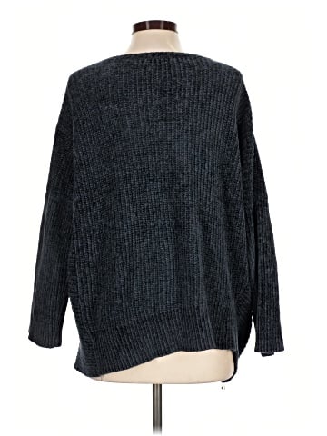 Romeo & Juliet Couture Pullover Sweater (view 2)