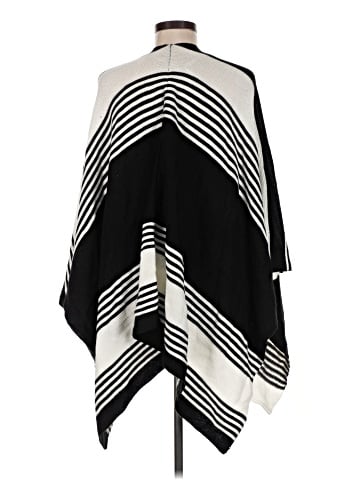 Simply Noelle Poncho (view 2)