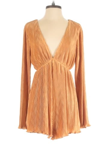 Le Lis Casual Dress (view 1)