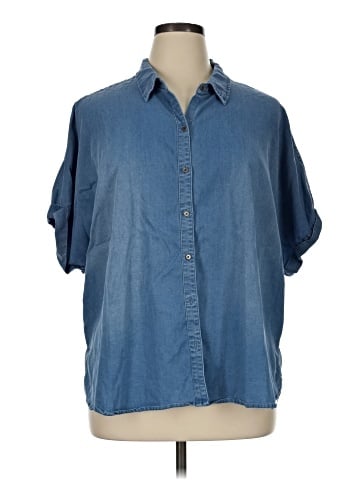 Gloria Vanderbilt Short Sleeve Button-Down Shirt (view 1)