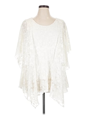 The Pyramid Collection 3/4 Sleeve Blouse (view 1)