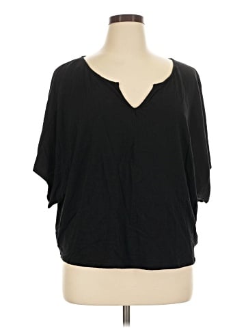 Old Navy 3/4 Sleeve T-Shirt (view 1)