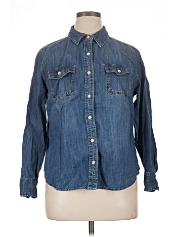 Universal Thread Long Sleeve Button-Down Shirt (view 1)