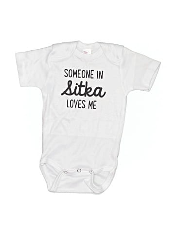 Laughing Giraffe Short Sleeve Onesie (view 1)