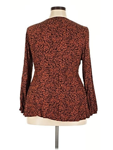 Torrid 3/4 Sleeve T-Shirt (view 2)