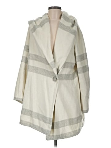 Lovestitch Poncho (view 1)