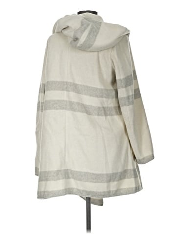 Lovestitch Poncho (view 2)