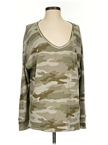 American Eagle Outfitters Pullover Sweater (view 1)