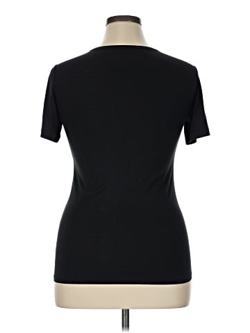 HEATTECH Short Sleeve Turtleneck (view 2)