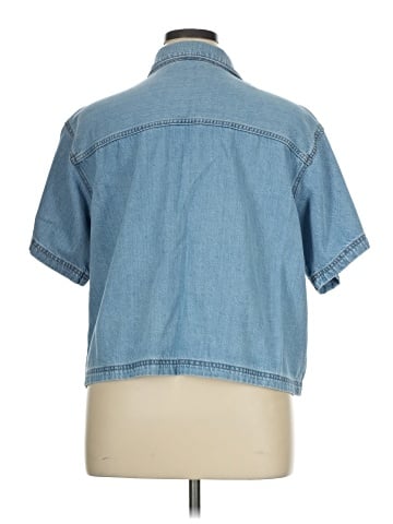 Universal Thread Short Sleeve Button-Down Shirt (view 2)