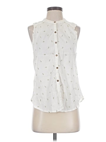 Vanessa Virginia Sleeveless Button-Down Shirt (view 1)