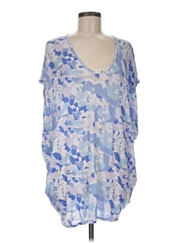Akemi + Kin Sleeveless T-Shirt (view 1)