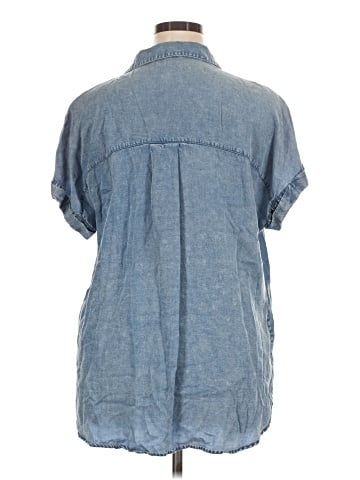 Jane and Delancey Short Sleeve Button-Down Shirt (view 2)