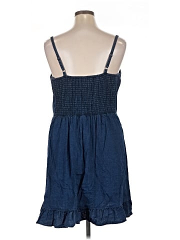Old Navy Casual Dress (view 2)