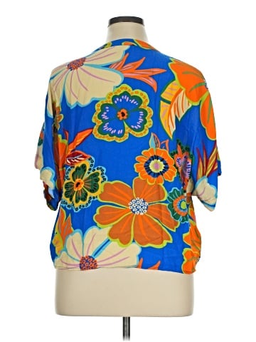 T Tahari Short Sleeve Blouse (view 2)