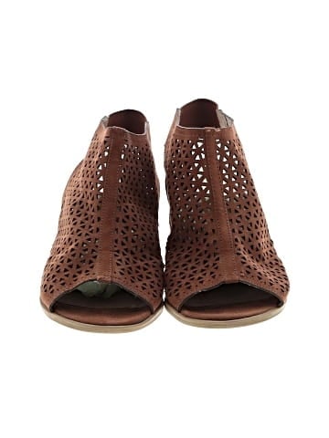 American Eagle Outfitters Sandals (view 2)