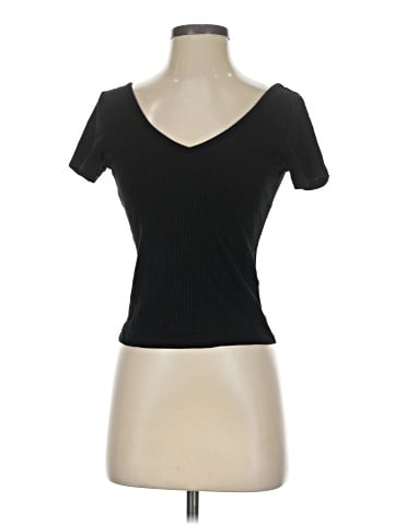 Charlotte Russe Short Sleeve T-Shirt (view 1)
