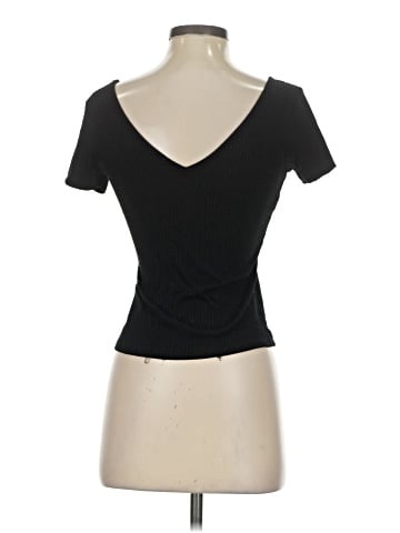Charlotte Russe Short Sleeve T-Shirt (view 2)