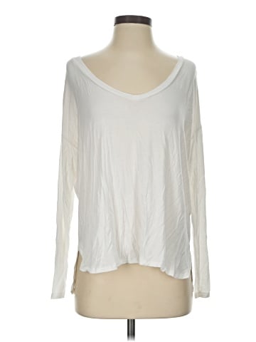 American Eagle Outfitters Long Sleeve T-Shirt (view 1)