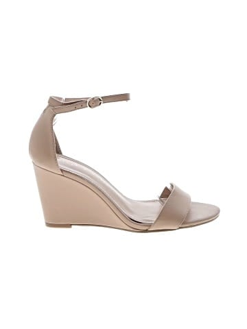Kelly & Katie Wedges (view 1)