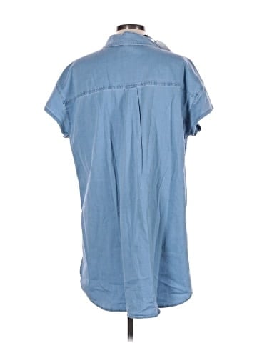 Universal Standard Short Sleeve Button-Down Shirt (view 2)