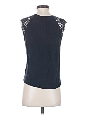 H&M Sleeveless T-Shirt (view 2)
