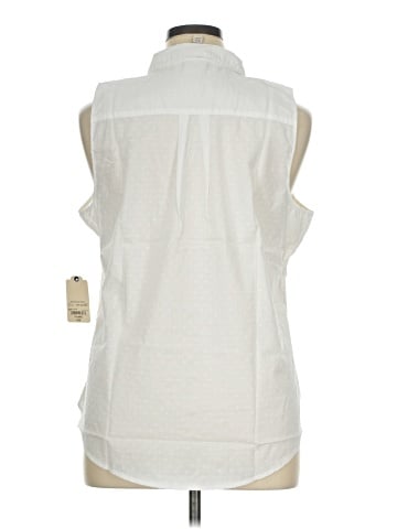 St. John's Bay Sleeveless Button-Down Shirt (view 2)