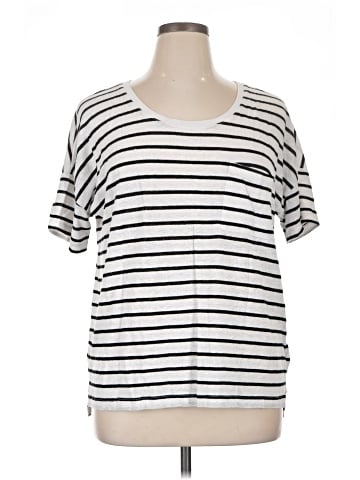 Old Navy Short Sleeve T-Shirt (view 1)