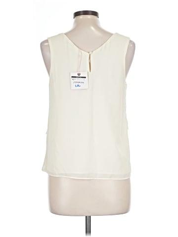 Blu Pepper Sleeveless Blouse (view 2)