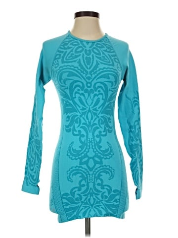 Athleta Long Sleeve T-Shirt (view 1)