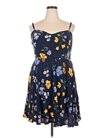 Old Navy Casual Dress (view 1)