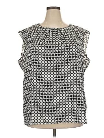 Violet & Claire Sleeveless T-Shirt (view 1)