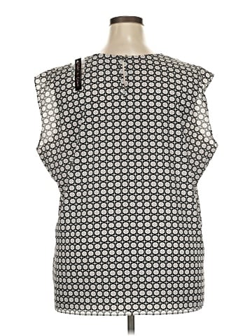 Violet & Claire Sleeveless T-Shirt (view 2)
