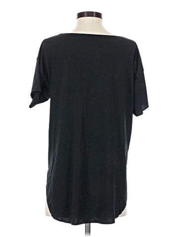 Uniqlo Short Sleeve T-Shirt (view 2)