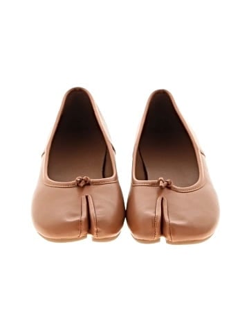 Unbranded Flats (view 2)