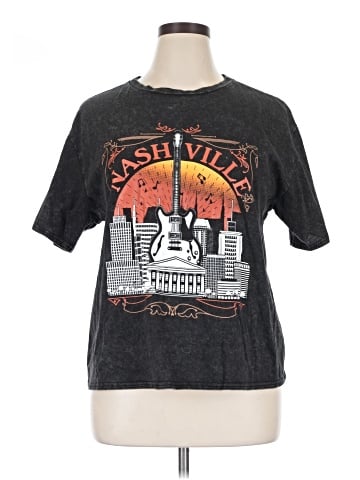 Free Kisses Short Sleeve T-Shirt (view 1)