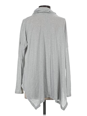 Express Outlet Poncho (view 2)