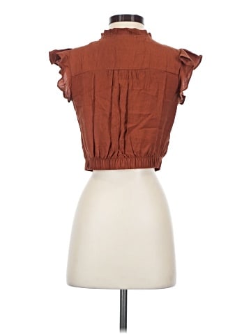 E&M Collection Sleeveless Button-Down Shirt (view 2)