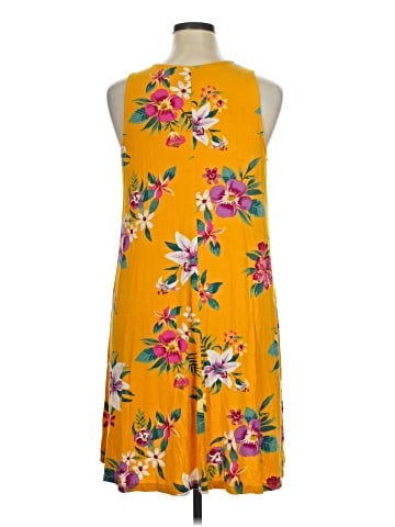 Old Navy Casual Dress (view 2)