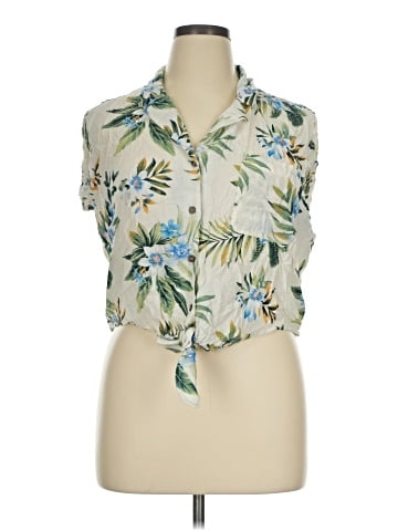 American Eagle Outfitters Sleeveless Button-Down Shirt (view 1)