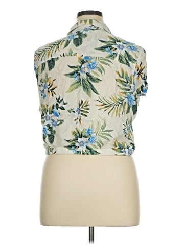 American Eagle Outfitters Sleeveless Button-Down Shirt (view 2)